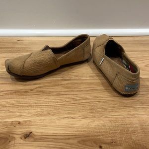TOMS Burlap Shoe Size 6